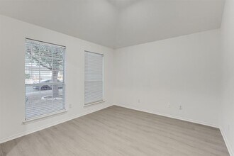 298 Fall Dr in Kyle, TX - Building Photo - Building Photo