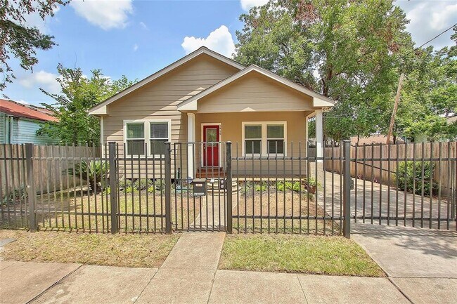 1015 E 23rd St in Houston, TX - Building Photo - Building Photo