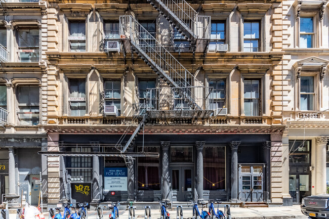 75-77 Leonard St in New York, NY - Foto de edificio - Building Photo