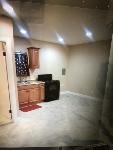 13564 Sunburst St, Unit rear in Los Angeles, CA - Foto de edificio - Building Photo