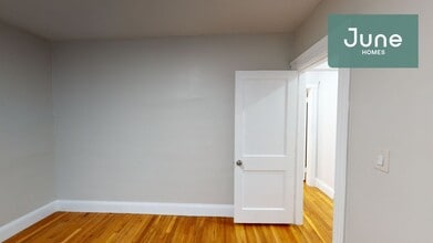 120 Hillside St-Unit -C in Boston, MA - Building Photo - Building Photo