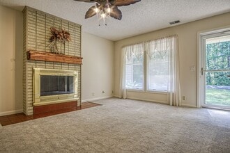 2 Colgadura Way in Hot Springs, AR - Building Photo - Building Photo