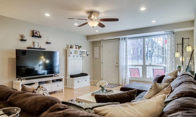 1295 N Van Dorn St in Alexandria, VA - Building Photo - Building Photo