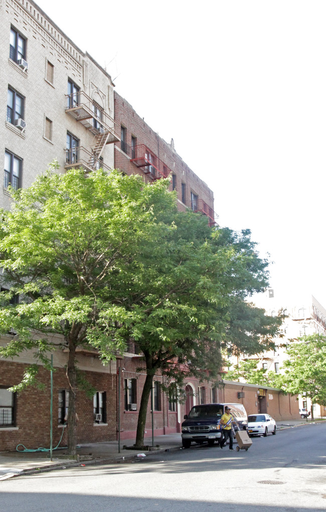 376 Keap St in Brooklyn, NY - Building Photo - Building Photo