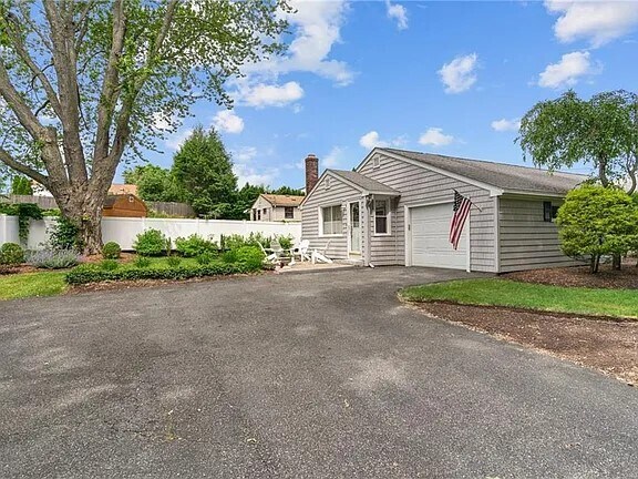 69 Farrar St in Cranston, RI - Foto de edificio - Building Photo