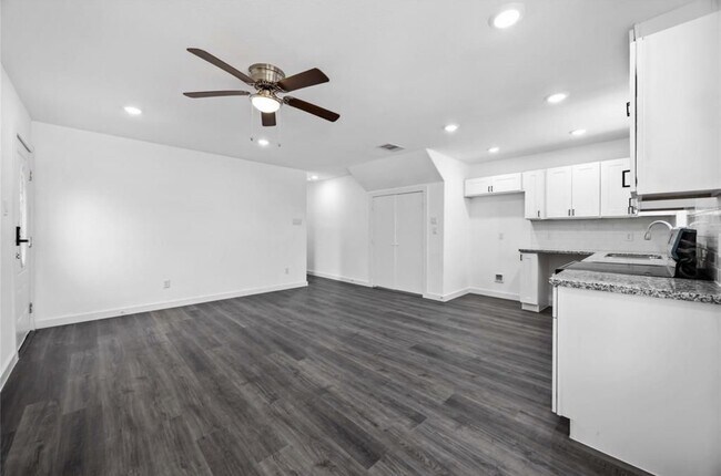 2320 Wavell St in Houston, TX - Building Photo - Building Photo