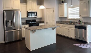 404 Londonberry Dr in Dothan, AL - Building Photo - Building Photo