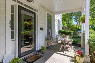 333 Park Ave, Unit 4 parkview terrace in Huntington, NY - Building Photo - Building Photo