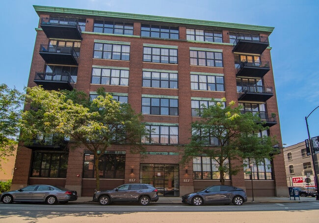 property at 817 W Washington Blvd