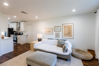 721 Pinehurst Dr in Richardson, TX - Foto de edificio - Building Photo