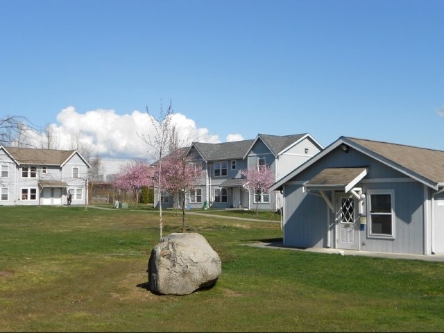 Kulshan Residences in Mount Vernon, WA - Foto de edificio - Building Photo