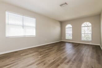 427 Fern Gulley Dr in Seffner, FL - Building Photo - Building Photo