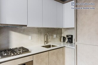 88 East End Ave in New York, NY - Building Photo - Building Photo