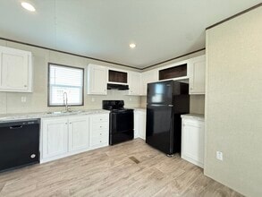 204 Linda St in Conroe, TX - Building Photo - Building Photo