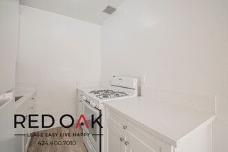 350 E Cypress Ave in Burbank, CA - Building Photo - Building Photo
