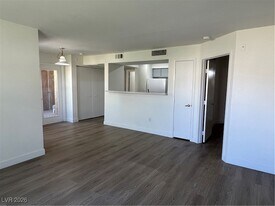 1150 N Buffalo Dr, Unit 1005 in Las Vegas, NV - Building Photo