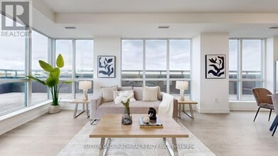 7608 Yonge St in Vaughan, ON - Building Photo - Building Photo