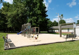 Camellia Garden Apartments in Century, FL - Building Photo - Building Photo