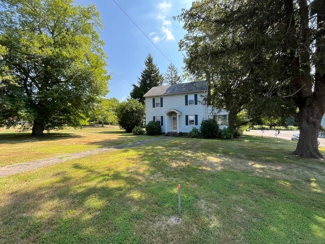644 Amity Rd in Bethany, CT - Building Photo - Building Photo