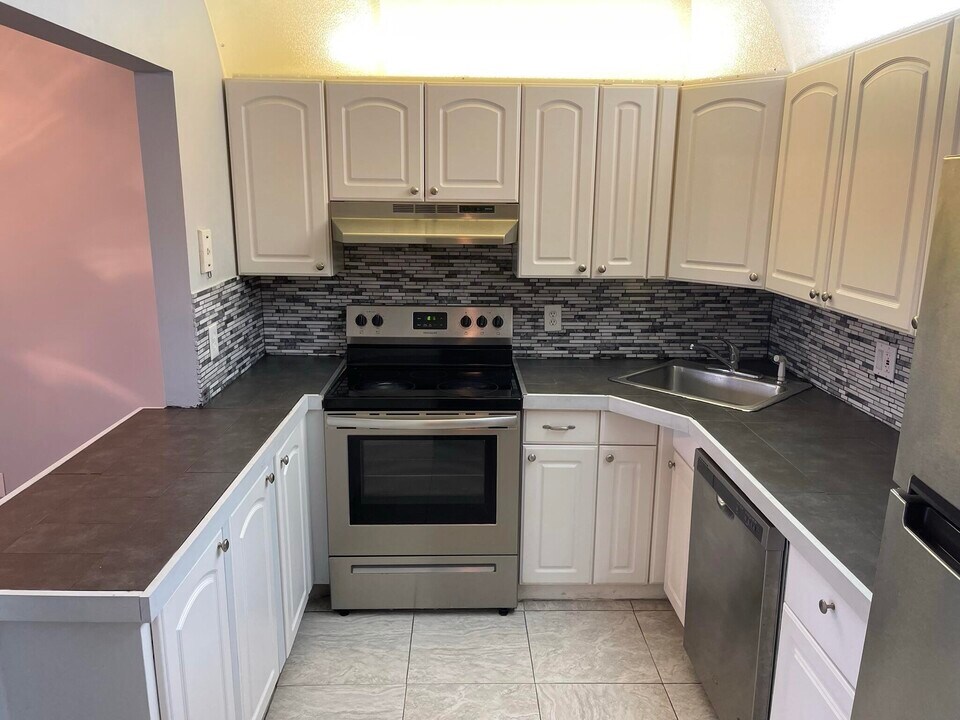 4975 Sable Pine Cir in West Palm Beach, FL - Building Photo