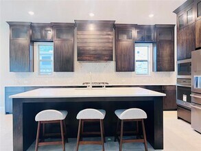 6825 Entwistle Rd in Frisco, TX - Foto de edificio - Building Photo