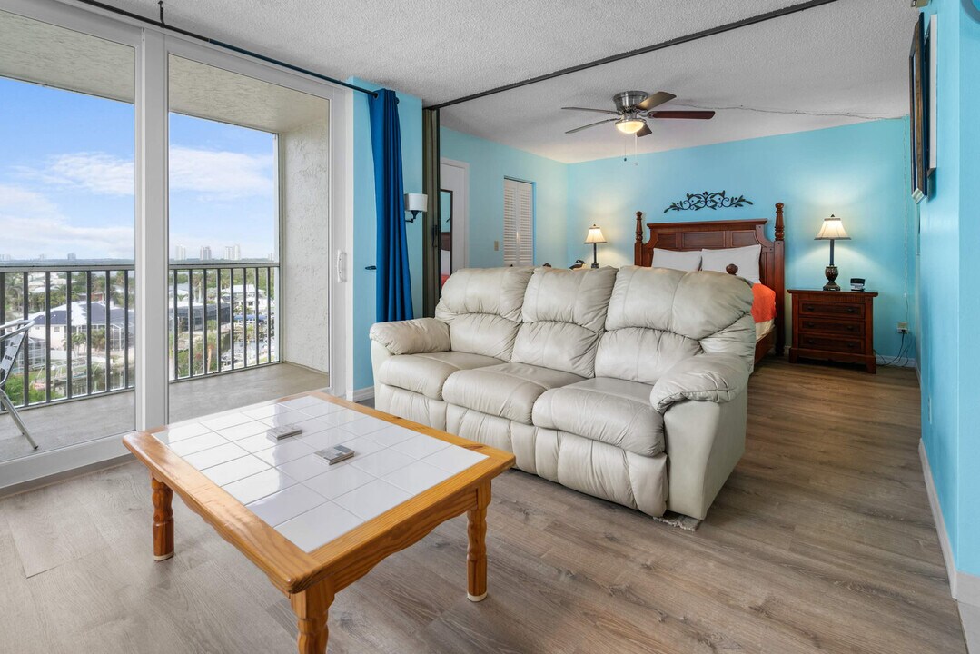 5700 Bonita Beach Rd SW in Bonita Springs, FL - Foto de edificio