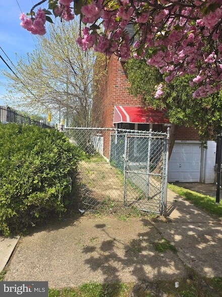 property at 4729 Melon St