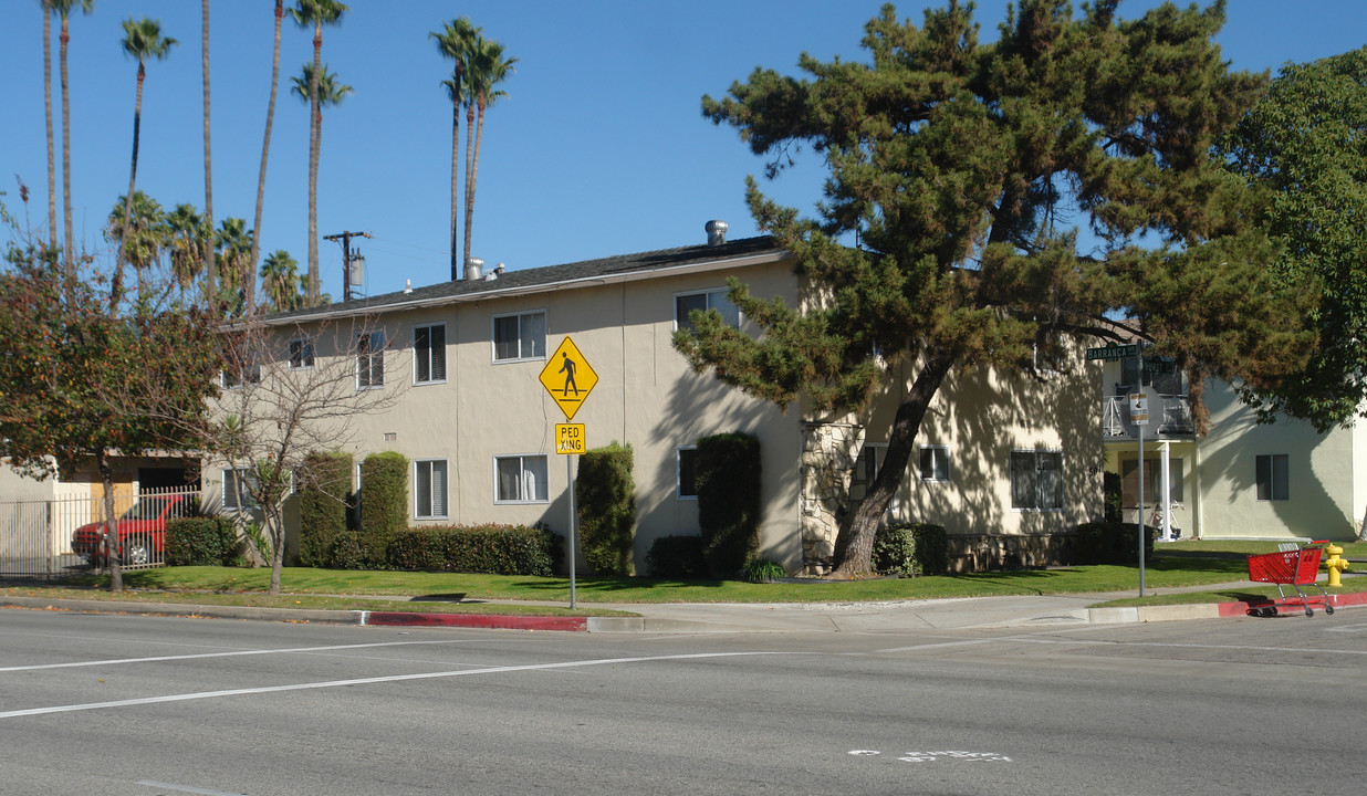 501 E Hurst St in Covina, CA - Building Photo