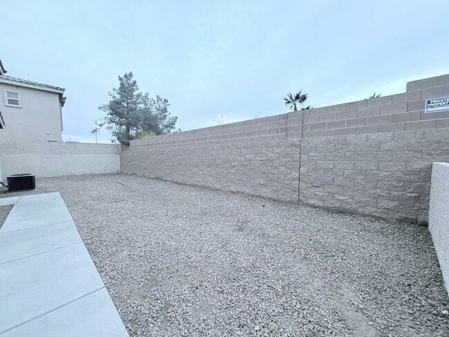 33 Belle Soleil Ave in Las Vegas, NV - Building Photo - Building Photo