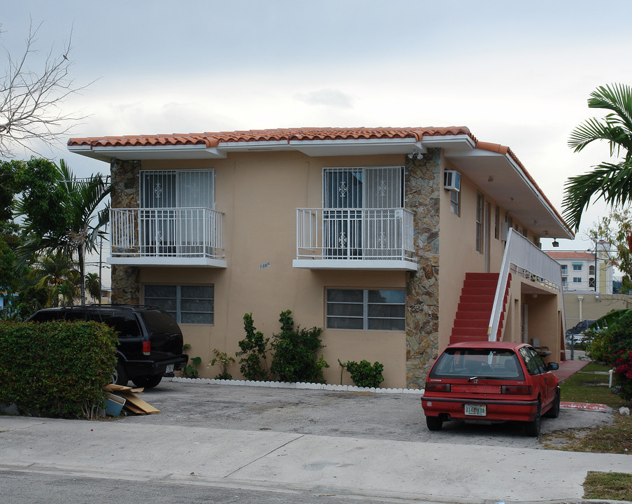 1465 SW 2nd St in Miami, FL - Building Photo