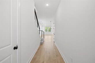 1608 Kit Cir in Austin, TX - Building Photo - Building Photo