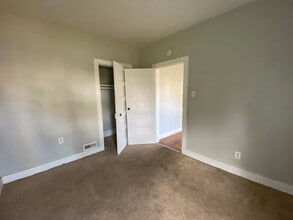 49 E 9th St in Oswego, NY - Building Photo - Building Photo