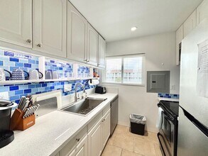 255 S Ventura Rd in Port Hueneme, CA - Building Photo - Building Photo