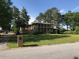 2350 The by Way in Morrow, GA - Building Photo