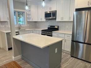 33 Morris Ave in Summit, NJ - Building Photo - Building Photo