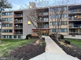 4 S Van Dorn St, Unit 204 in Alexandria, VA - Building Photo