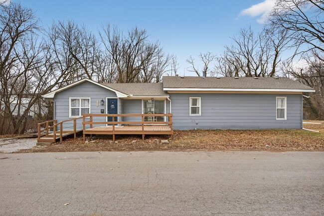 property at 513 N College St