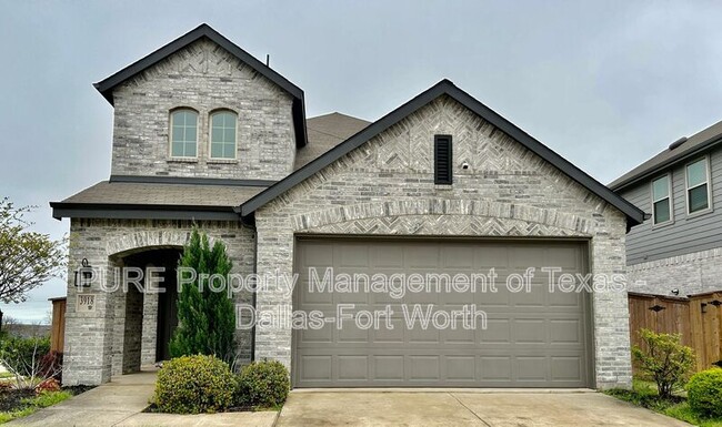 property at 3918 Rochelle Ln