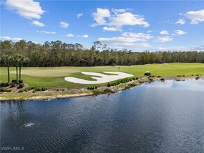 3790 Sawgrass Way in Naples, FL - Foto de edificio - Building Photo