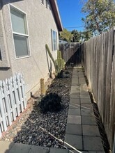 405 W Cook St, Unit a in Santa Maria, CA - Building Photo - Building Photo