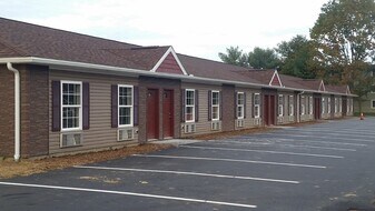 5187 Westgate Dr in Girard, PA - Building Photo