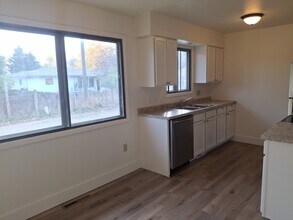 402 N 19th Ave in Bozeman, MT - Building Photo - Building Photo