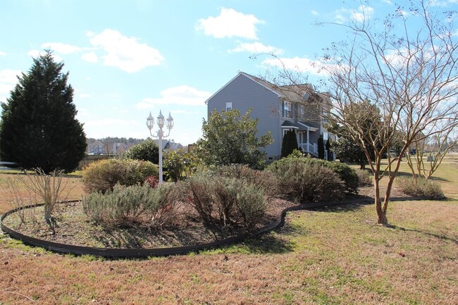 205 Queenswood Blvd in Elizabeth City, NC - Building Photo - Building Photo