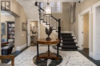 173 Balmoral Ave in Toronto, ON - Building Photo - Building Photo