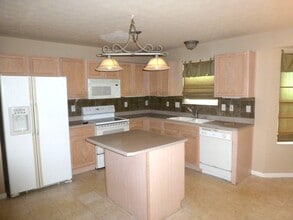 1004 Wild Flower Ln in Maineville, OH - Building Photo - Building Photo