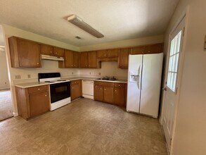 1454 Sheridan Pt in Hinesville, GA - Building Photo - Building Photo