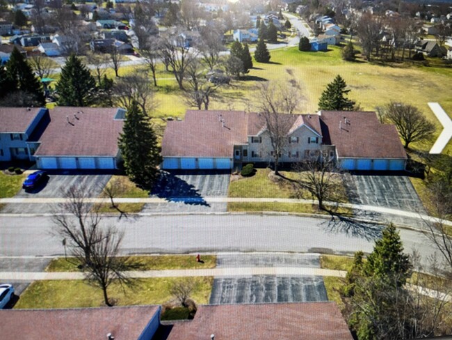 20 Gant Cir in Streamwood, IL - Building Photo - Building Photo