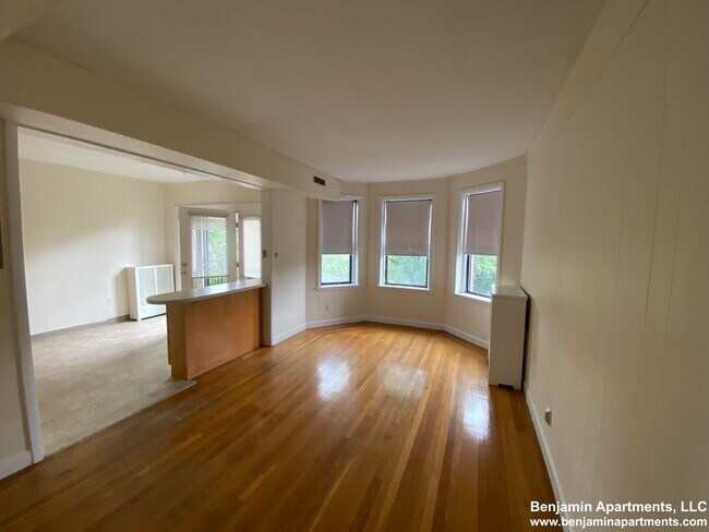 1161 Commonwealth Ave, Unit 7 in Boston, MA - Building Photo - Building Photo