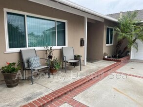 16291 Honolulu Ln in Huntington Beach, CA - Building Photo - Building Photo