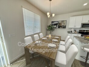 38608 N 18th St in Phoenix, AZ - Building Photo - Building Photo